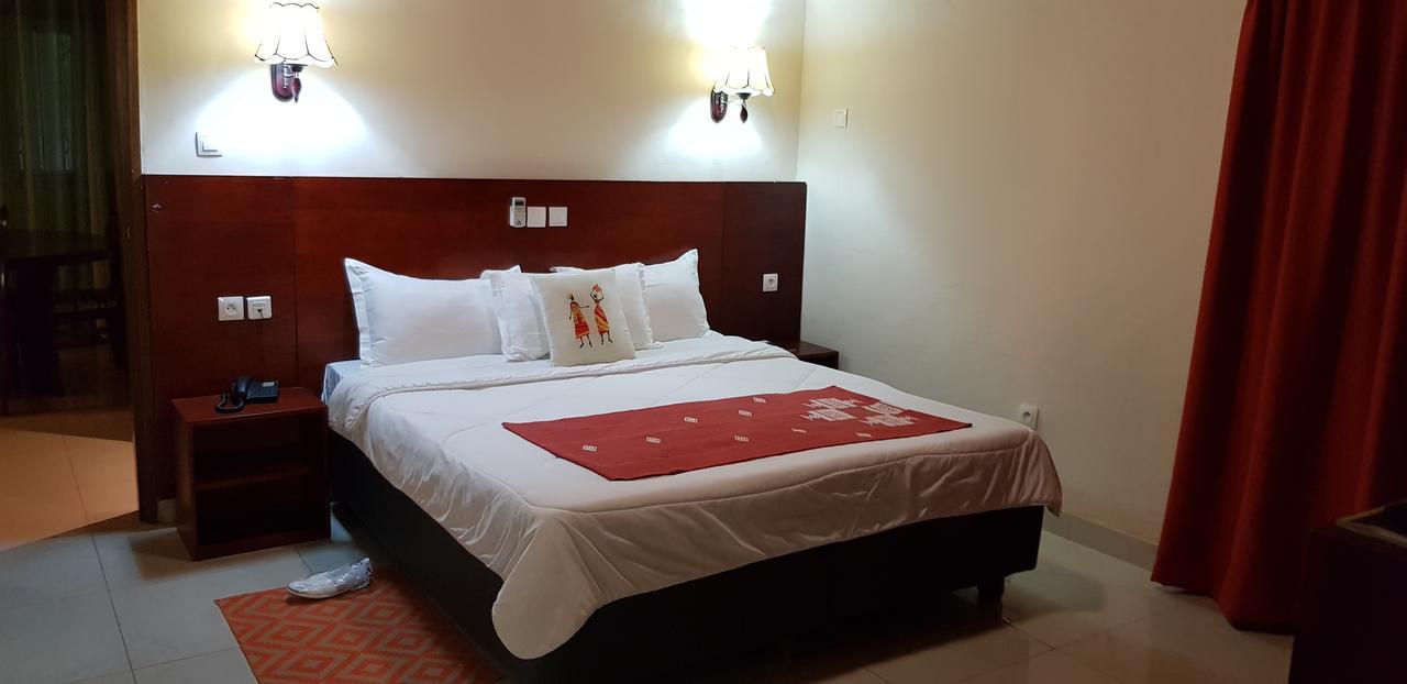 Hotel La Rose Blanche Korhogo Eksteriør bilde