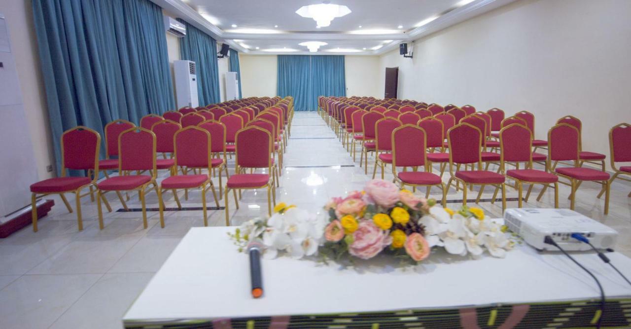 Hotel La Rose Blanche Korhogo Eksteriør bilde